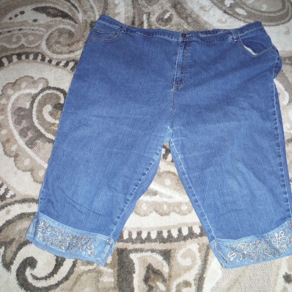 ESSENTIALS CAPRIS 30/32